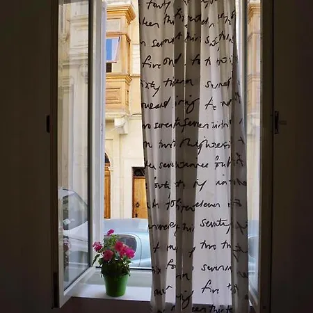 Apartment Vacation *